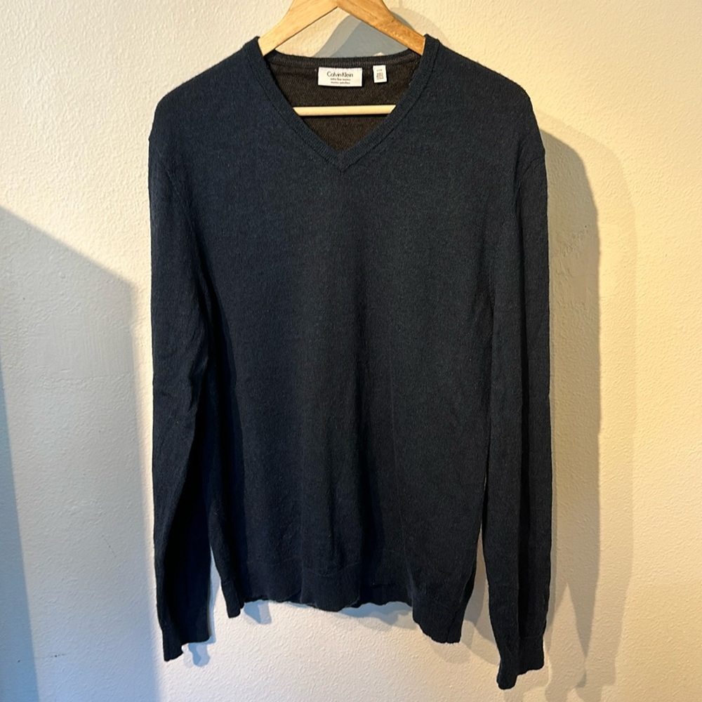 Calvin Klein Extra fine 100% Merino wool v neck sweater